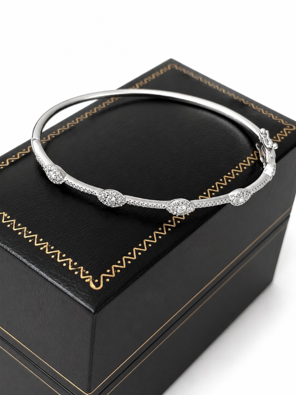 XIV Karats Beverly Hills 14K White Gold Diamond Bangle - Picture 6 of 11